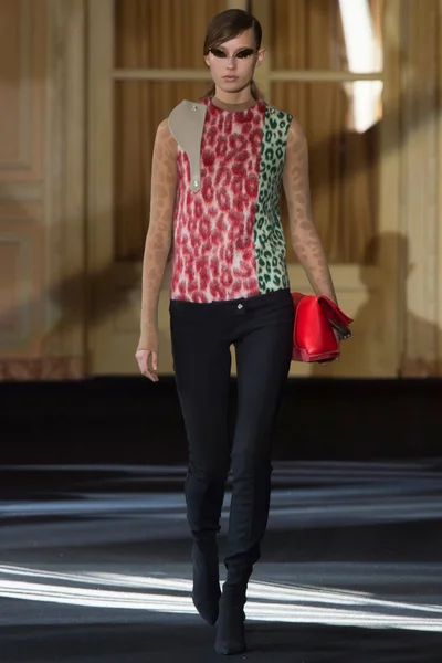 Look 24